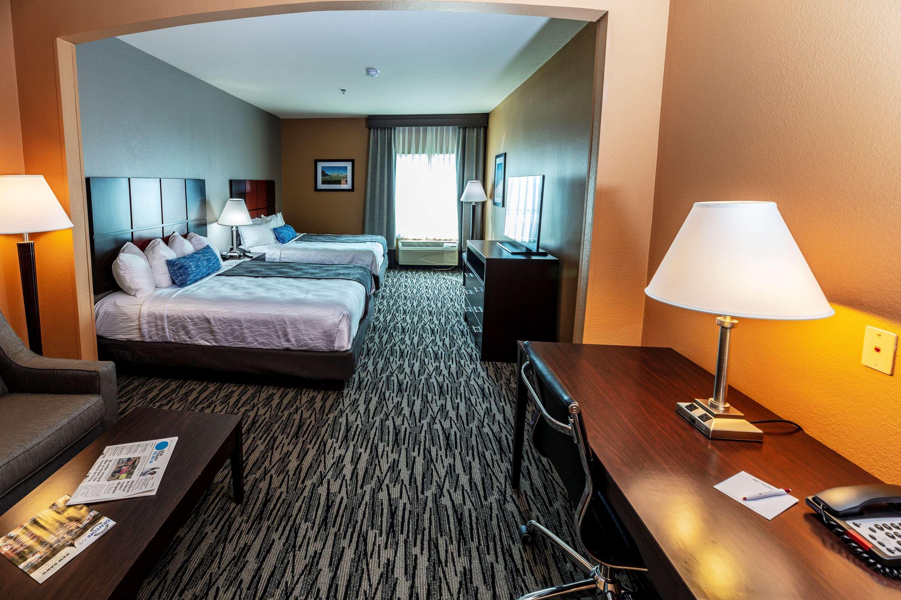 Best Western Plus Denton Inn & Suites Dış mekan fotoğraf