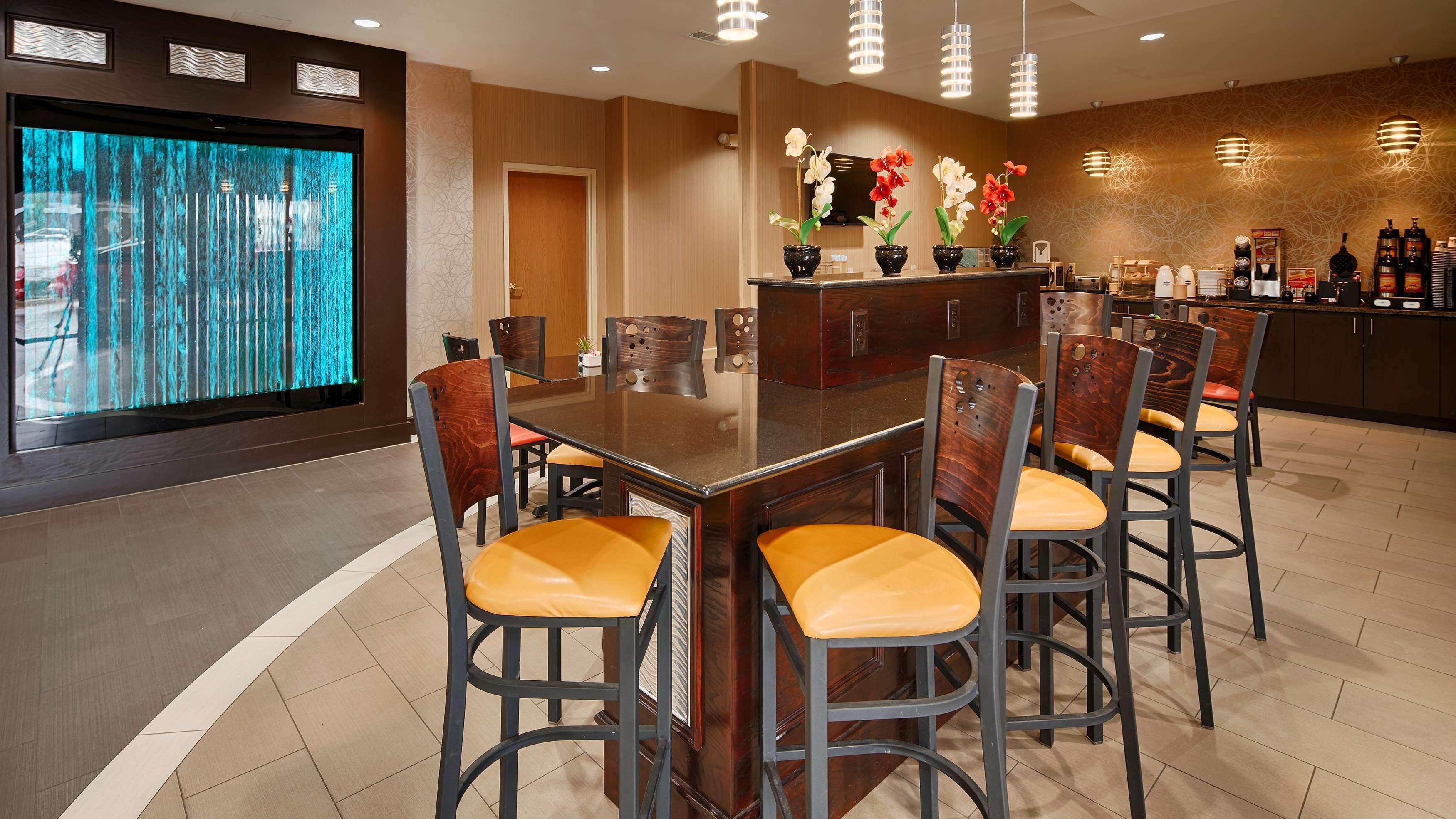 Best Western Plus Denton Inn & Suites Dış mekan fotoğraf
