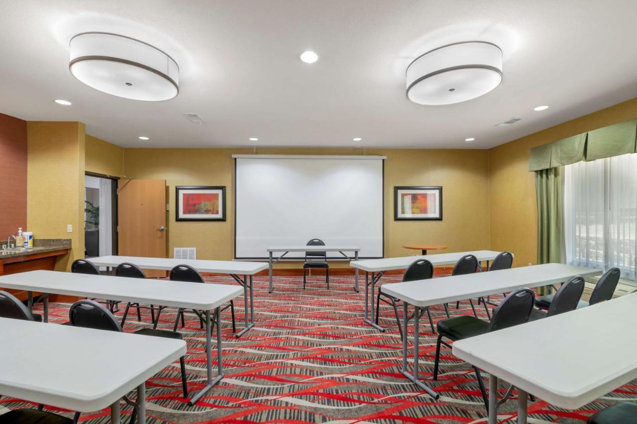 Best Western Plus Denton Inn & Suites Dış mekan fotoğraf
